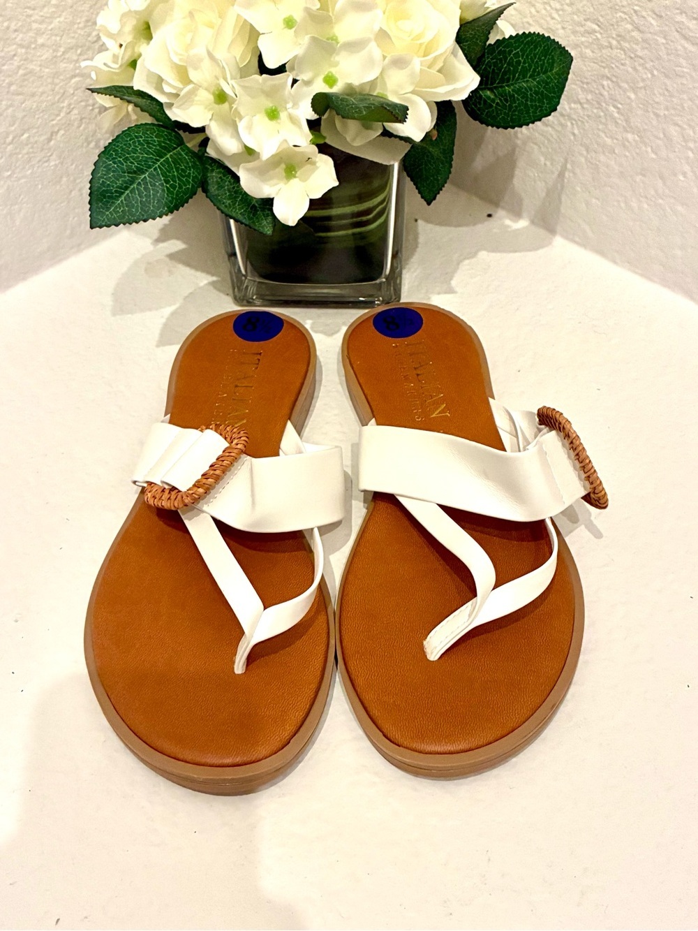 NWOT women’s Italian Shoemakers sandals size 8.5
